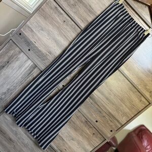 SHEIN Black White Striped Bellbottom Stretchy Pants Women's XS great preworn con
